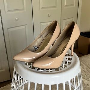 Mossimo nude heels 8.5